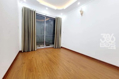 Chính chủ bán nhà Tôn Đức Thắng, 26m2, xây 5 tầng, MT4m, sát phố, kinh doanh, ba gác đỗ cửa