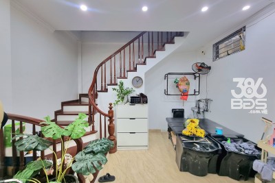 Bán nhà kinh doanh Salon Kim Ngưu 40m2, 5 tầng, MT 4.4m, sát phố ở ngay 6,65 tỷ TL