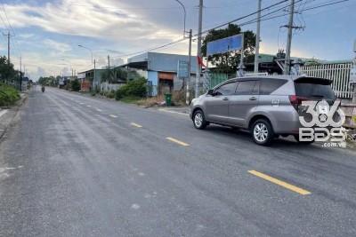 Bán đất mặt tiền 833B, xã Phước Vân, Cần Đước dt 540m2 ( có 300m2 thổ ) giá 5,5 tỷ