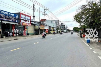 Bán nhà mt kinh doanh Đt 832, xã Nhựt Chánh , Bến Lức dt 80m2 , 2pn 1wc giá 4,4 tỷ