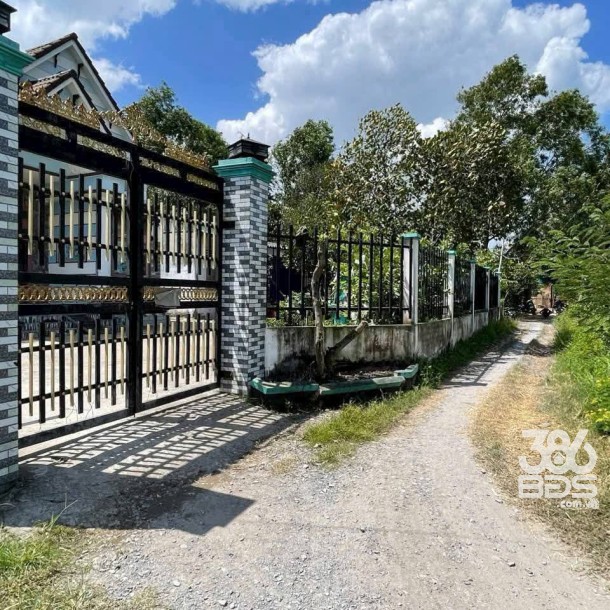 Bán nhà vườn mái thái xã Thanh Phú, Bến Lức tdt 1000m2 ( có 300m2 thổ cư ) giá giảm còn 5,3 tỷ-6