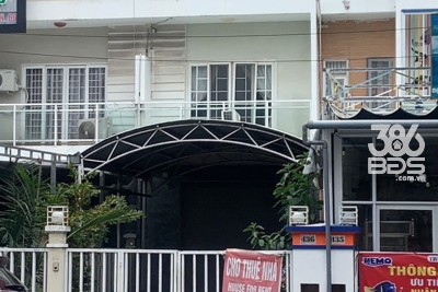 Bán nhà nguyên căn賣透天厝(OASIS 2別墅區外圍住辦店面)