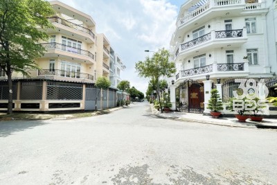 Góc 2 mặt tiền Hiệp Thành City, DT: 8x16.5m, đường Hoa Sen, giá chỉ 7.2 tỷ TL