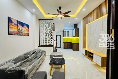 Bán nhà Giáp Bát, 40m2 x 5T x 4.9 tỷ, LÔ GÓC - Ô TÔ CÁCH 10M