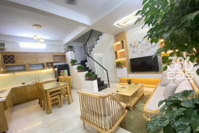 Bán nhà Giải Phóng, 37m2 x 5T x 5.8 tỷ, Ô TÔ - NGÕ THÔNG