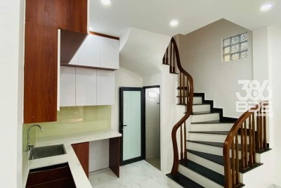 Bán nhà Bờ Sông Sét, 34m2 x 5T x 4.6 tỷ, GẦN PHỐ - Ô TÔ