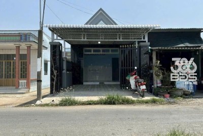 Nhà mặt tiền đường Lộc Trung, xã Mỹ Lộc, Cần Giuộc dt 86m2 2pn 1wc giá 1,95 tỷ