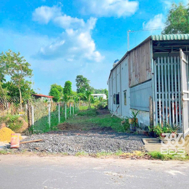 125m2 đất thổ mt đường Láng The, xã Tân Thạnh Đông giá 3,6 tỷ-1