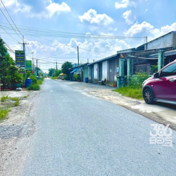 Nhà mặt tiền Lê Thị Bay, xã Tân Thạnh Đông dt 329m2 2 lầu 7pn 3wc giá 5,5 tỷ-4