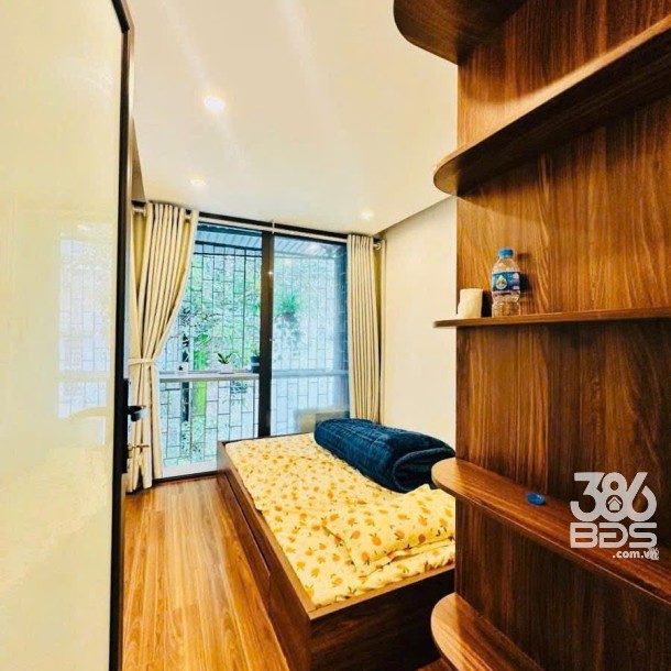 Bán tập thể phố 8-3- Diện tích 50m2 - Sổ đỏ sẵn sàng giao dịch- Giá 1tỷ 98-1
