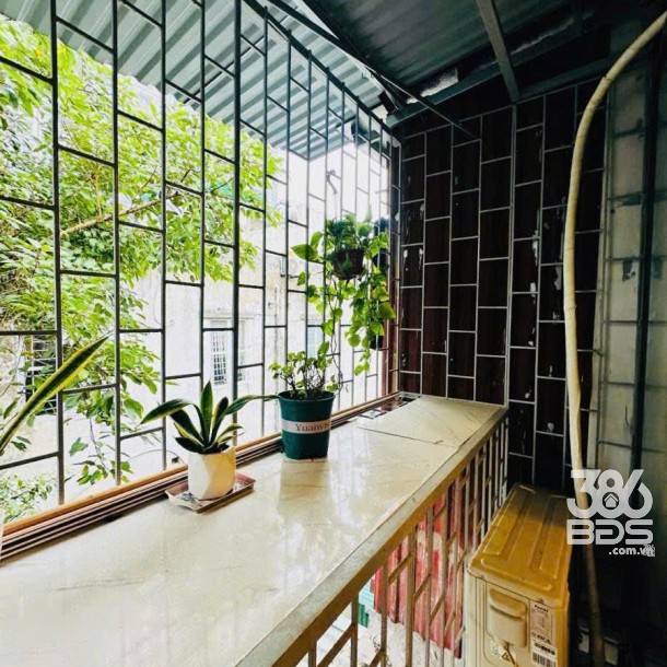 Bán tập thể phố 8-3- Diện tích 50m2 - Sổ đỏ sẵn sàng giao dịch- Giá 1tỷ 98-6
