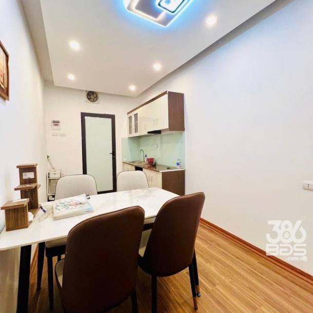 Bán tập thể phố 8-3- Diện tích 50m2 - Sổ đỏ sẵn sàng giao dịch- Giá 1tỷ 98-7