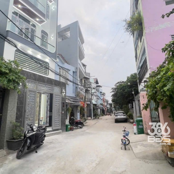 Nhà hẻm Bình Thành, Bình Hưng Hòa B dt 72m2 3 lầu 4pn 5wc giá 6,7 tỷ-1
