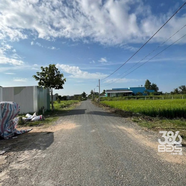 Nhà đẹp đường Lương Văn Bào  xã Mỹ Lộc, Cần Giuộc, Long An tổng dt 120m2 1 lầu 4pn 2wc 2,45 tỷ-1