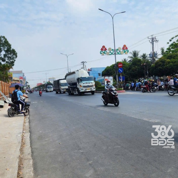 1026m2 đất full thổ thị trấn Đức Hòa, Long An giá 14 tỷ-2