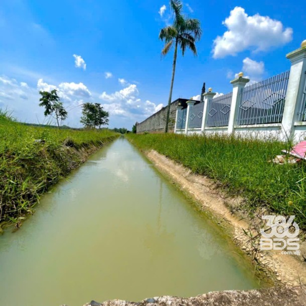 Nhà vườn view kênh xã An Nhơn Tây , Củ Chi tổng dt 1700m2 3pn 2wc giá 8,5 tỷ-1