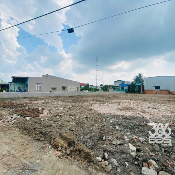 3 lô thổ cư mặt tiền lô B, Thích Thiện Hòa, xã Lê Minh Xuân, Bình Chánh dt 200m2 giá 2,8 tỷ/ lô-1