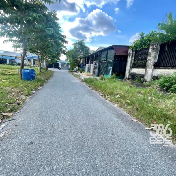 2 lô thổ cư mặt tiền đường 12B, thị trấn Củ Chi dt 56m2 giá 1,8 tỷ / lô-2