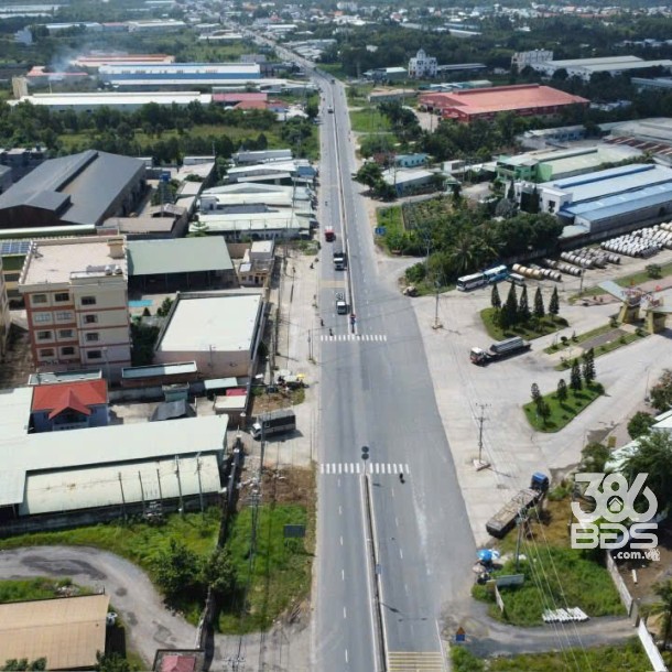 Đất mặt tiền TL 824, xã Lương Bình tdt 9800m2 ( 800m2 thổ + kho 560m2 + văn phòng 200m2) giá 50 tỷ-1