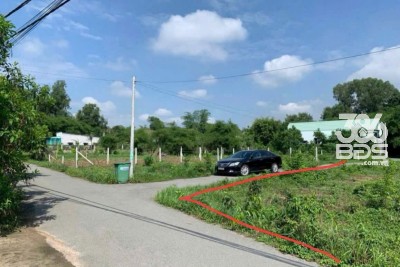 Bán lô đất góc 2 mặt tiền đường nhựa 1/ Tỉnh Lộ 15, xã Phú Hòa Đông dt 964m2 giá 5,6 tỷ