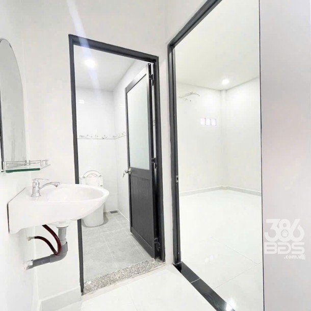 Nhà hẻm đường số 8, Bình Hưng Hòa dt 31m2 1 lầu 2pn 2wc giá 3,68 tỷ-3