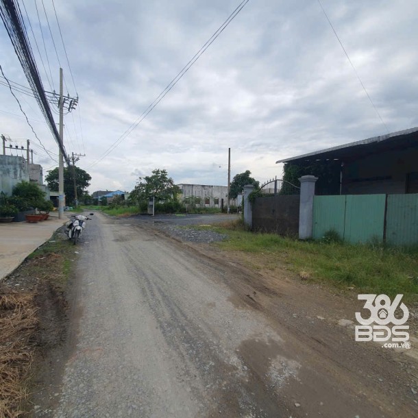 Bán nhà kho xã Hòa Khánh Nam , Đức Hòa dt 660m2 thổ ,điện 3 pha đường xe tải giá 4,3 tỷ-3