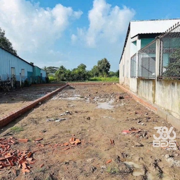 Bán nền thổ cư xã Mỹ Lộc, huyện Cần Giuộc dt 140m2 giá 1ty150-1