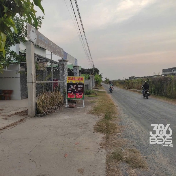 Bán nhà măt tiền Thạnh Đức, Bến Lức tdt 974m2 ( 300m2 thổ ) giá 4,9 tỷ-2