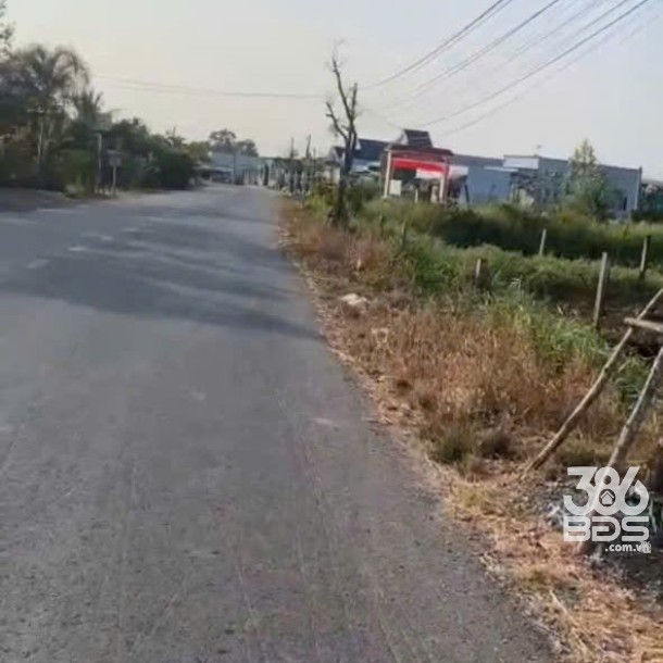 Bán đất mặt tiền Liên Xã Long Hòa- Phước Vân , xã Long Hòa dt 210m2 full thổ giá 2,2 tỷ-1