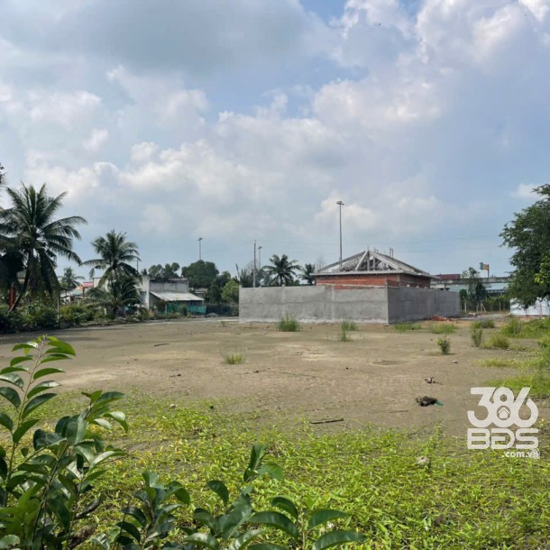 Bán đất 2 mặt tiền đường Rạch Vịnh xã An Thạnh dt 2000m2 ( 300m2 thổ ) giá 6,5 tỷ-6