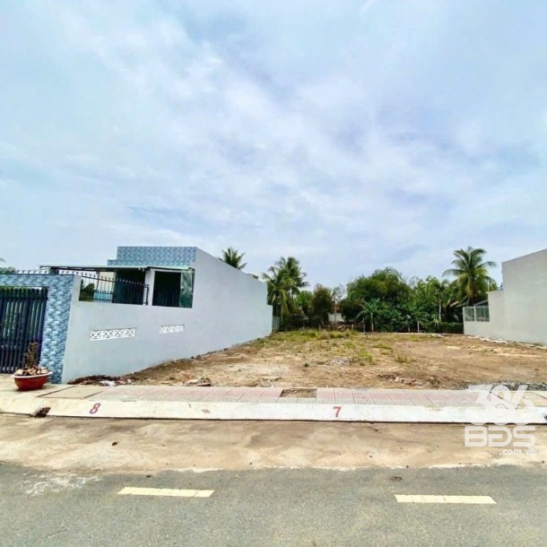 Bán 2 nền thổ cư trong KDC Xóm Bà Vệ , xã Long Định  dt 138m2 giá 1,7 tỷ +  dt 161m2 giá 2,1 tỷ-1