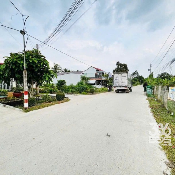 Bán đất 2 mặt tiền đường Tám Thăng, xã Thạnh Đức dt 234m2 full thổ giá giảm còn 2,8 tỷ-1