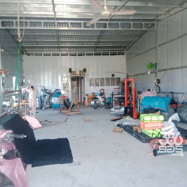 Bán nhà kho nhỏ đường Lò Heo, xã Long Hiệp , Bến Lức dt 213m2 full thổ giá 2,15 tỷ-1