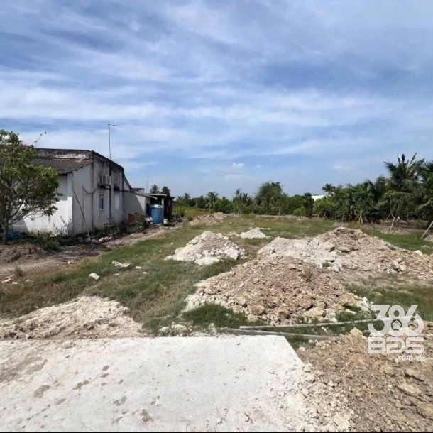 Bán đất thổ cư , đường beton xe 7 chổ , xã Nhựt Chánh , Bến Lức dt 1068m2 giá 3 tỷ-2