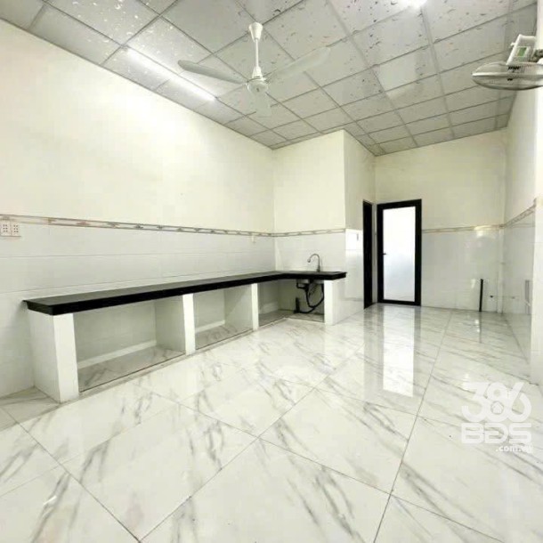 Bán nhà mt đường Nguyễn Văn Tuôi , thị trấn Bến Lức dt 116,5m2 , 2pn , 1wc giá giảm còn 4 tỷ-2