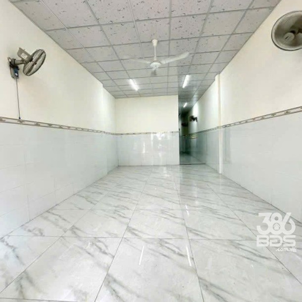 Bán nhà mt đường Nguyễn Văn Tuôi , thị trấn Bến Lức dt 116,5m2 , 2pn , 1wc giá giảm còn 4 tỷ-3