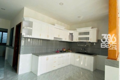 Bán nhà mới xây ở xã Long Định , Cần Đước dt 100m2 , 1 lửng , 3pn, 2wc giá 2,15 tỷ