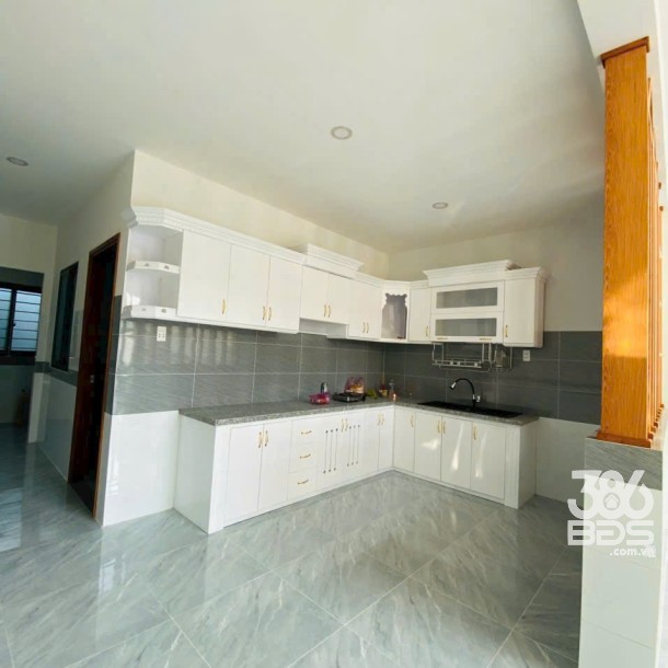 Bán nhà mới xây ở xã Long Định , Cần Đước dt 100m2 , 1 lửng , 3pn, 2wc giá 2,15 tỷ-1