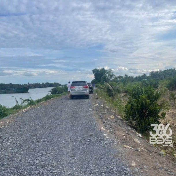 Bán đất mt sông Vàm Cỏ Đông , xã Thạnh Lợi tdt 2833m2 ( có 300m2 thổ ) giá 5,3 tỷ-9