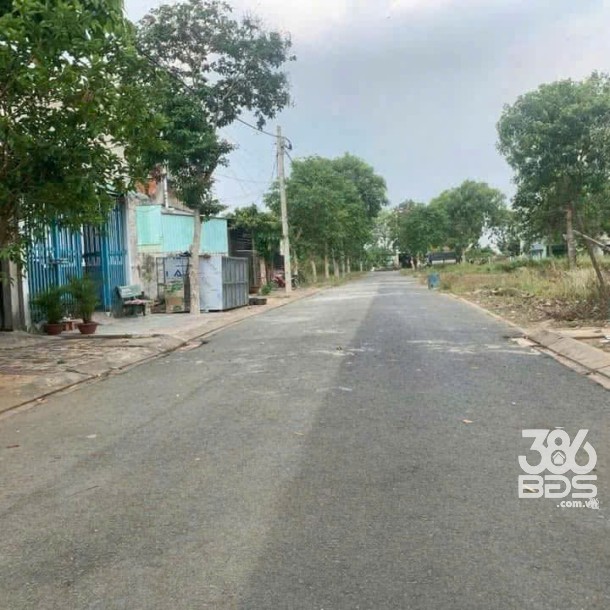 Bán nền thổ cư mt đường số 10 , KDC Hoàng Long , thị trấn Bến Lức dt 110m2 giá chốt 2 tỷ-1