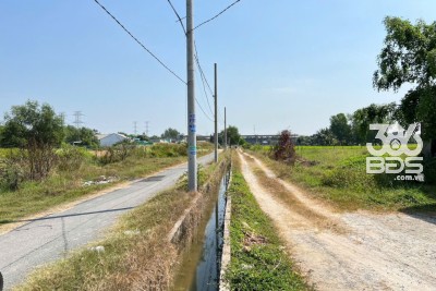 Bán đất thổ cư có tường rào bao quanh ở xã Đức Hòa Đông dt 360m2 giá 3 tỷ