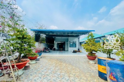 Bán nhà hẻm đường nhựa tỉnh lộ 8 , xã Hòa Phú tdt 650m2 ( 300m2 thổ ) 3pn, 2wc giá 7,9 tỷ