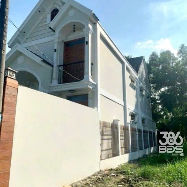 Bán biệt thự đẹp // tỉnh lộ 8 , xã Hòa Phú dt 208m2 full thổ , 1 lầu 3pn , 4wc giá giảm còn 5 tỷ-3